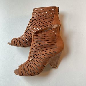 Hinge Laser Cut Out Bootie